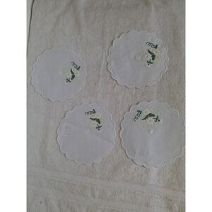 Haus Set of 4 Embroidered Daisy Cotton Coasters Scalloped Edge White 15cm